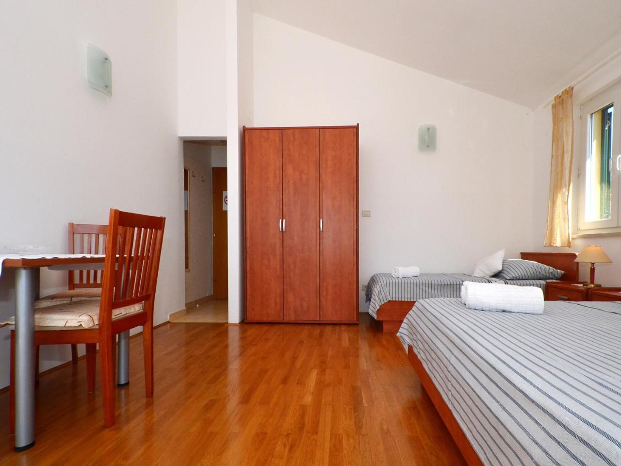 Apartments Nera Podstrana Exterior foto