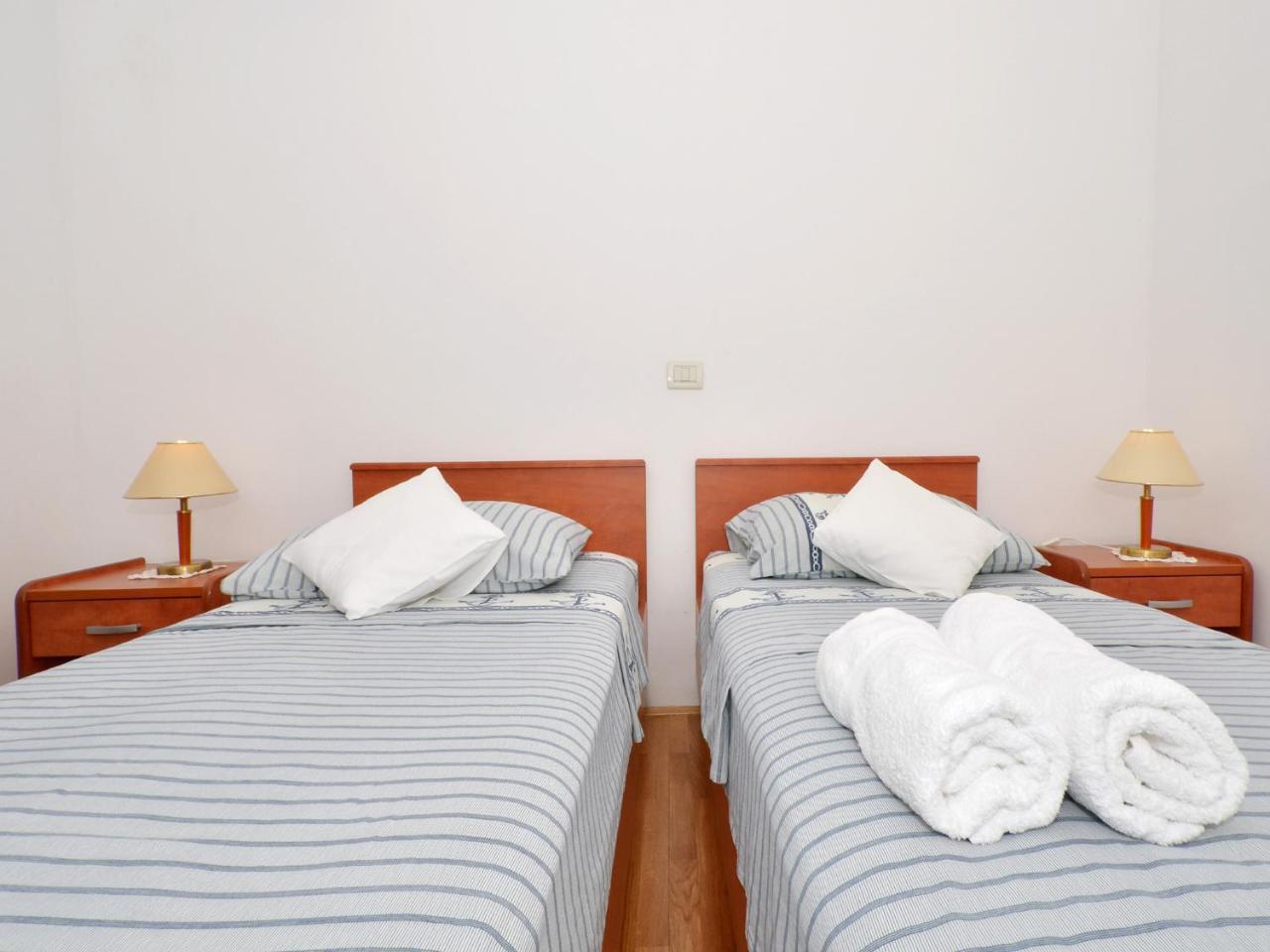 Apartments Nera Podstrana Exterior foto
